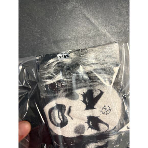 Poundcake Shirt Women Small Black Graphic Tee Drag Queen Metal Gothic Streetwear - Picture 4 of 4